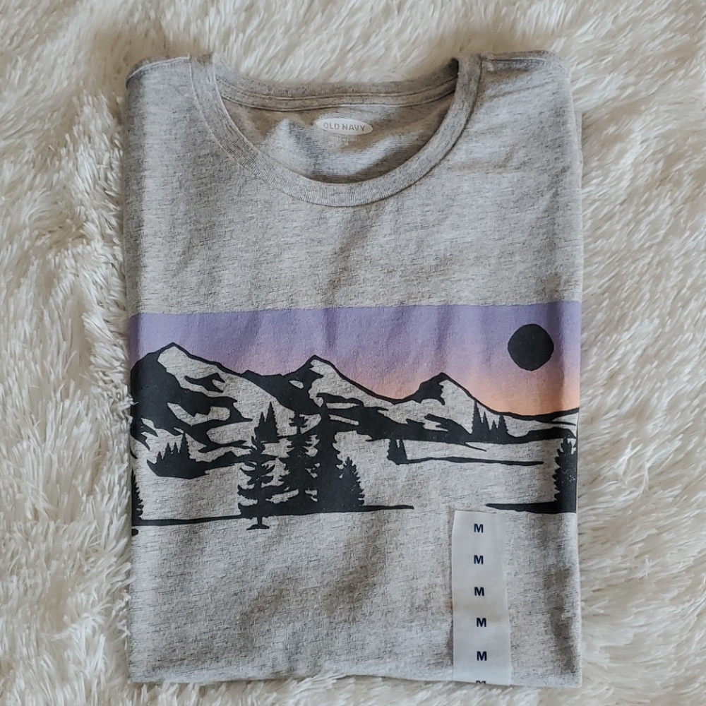 Old Navy graphic tee